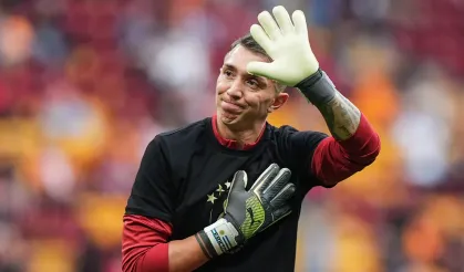 Muslera, Türkiye'ye "Galatasaray benim evim" diyerek veda etti!