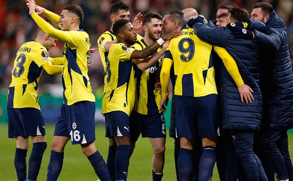 Fenerbahçe'den Galatasaray'a transfer çalımı! Yönetim, Süper Lig'in 2 yıldızını bitiriyor...