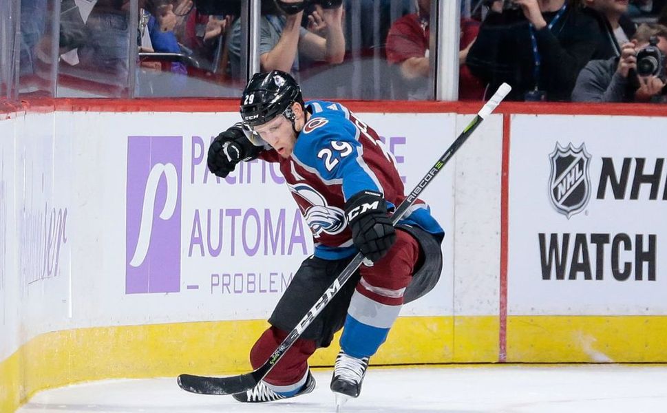 Winnipeg Jets Zirvede, Ovechkin ve Brind'Amour Tarihe Göz Kırpıyor